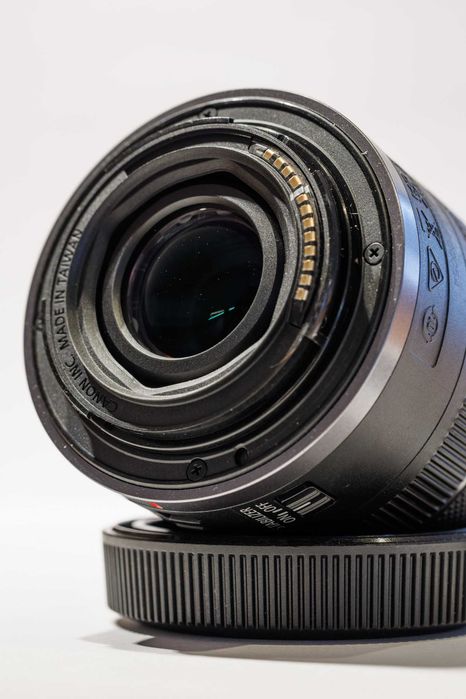 обектив Canon RF 24-50mm f/4.5-6.3 IS STM