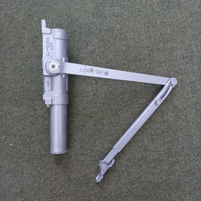 Задвижка , Замок фанера 2,35* 1,30*1cм, лампа доводчик