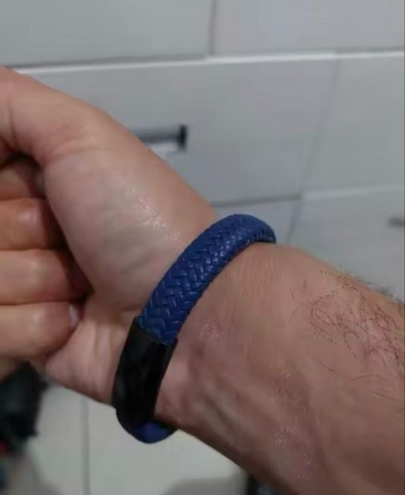 Атрактивни модерни стилни гривни*кожена синя*червена