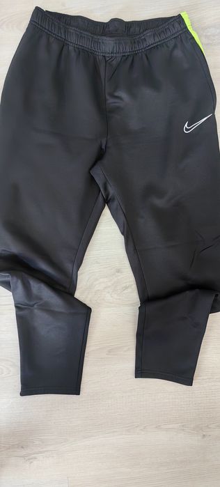 Мъжки оригинален екип Nike размер L