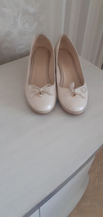 Продам  женские туфли