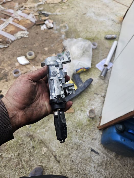 Contact golf 5 touran skoda