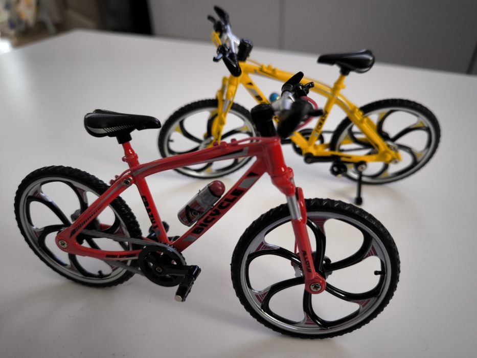 Macheta bicicleta metalica noua, scara 1:10