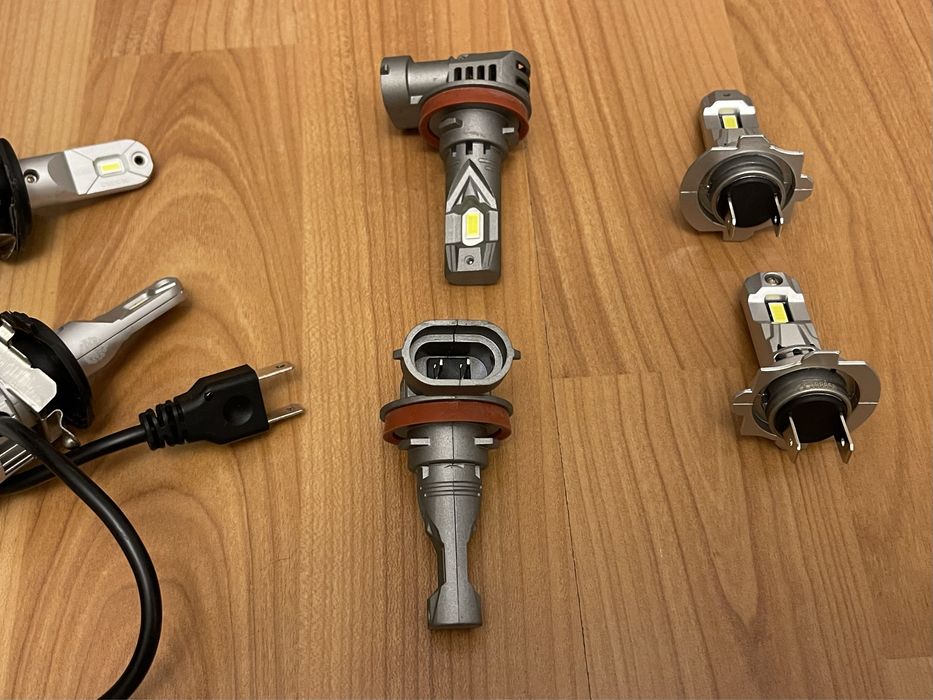 Set de becuri led auto