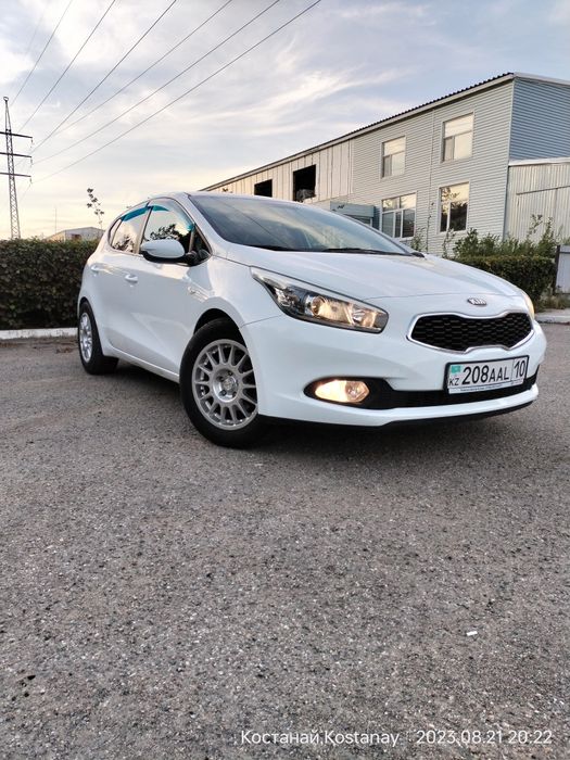 Продам автомобиль Kia CEED