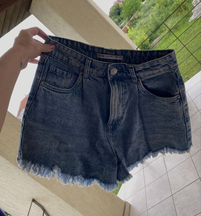 Pantaloni Scurți Cropp denim- XS
