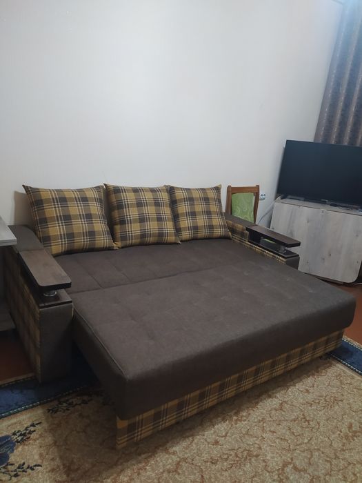 Продается диван.