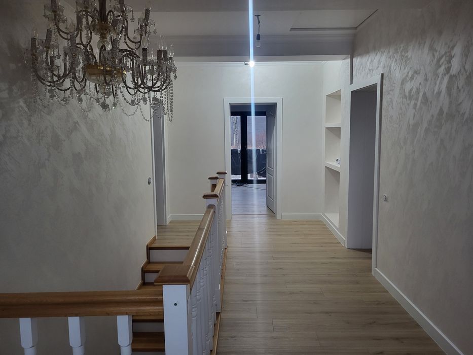 Echipa executăm amenajări interioare si exterioare