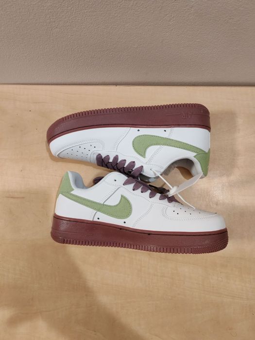 Adidasi engros de vanzare