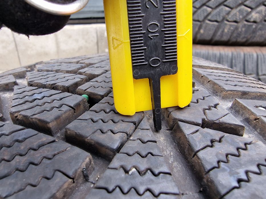 Anvelope 215/50R19 marca Continental, M+S, DOT 2023, 7.5 mm