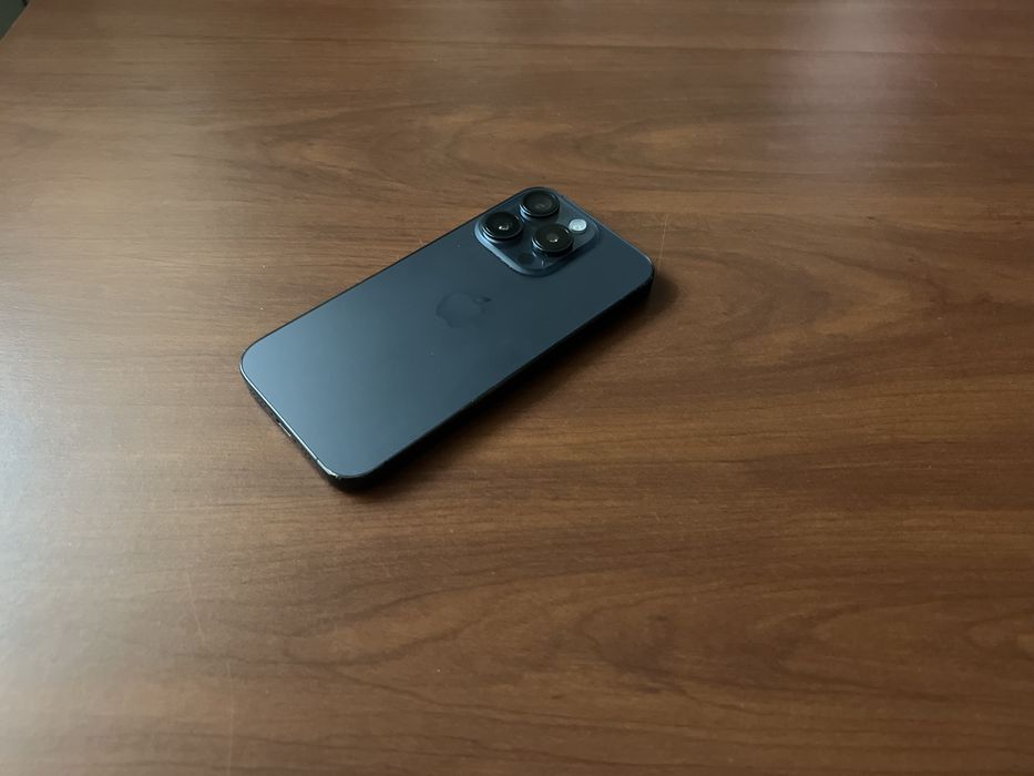 Vand urgent iphone 15 pro