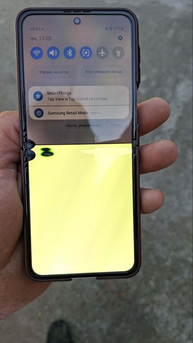 Samsung flip 4 работещ за части.
