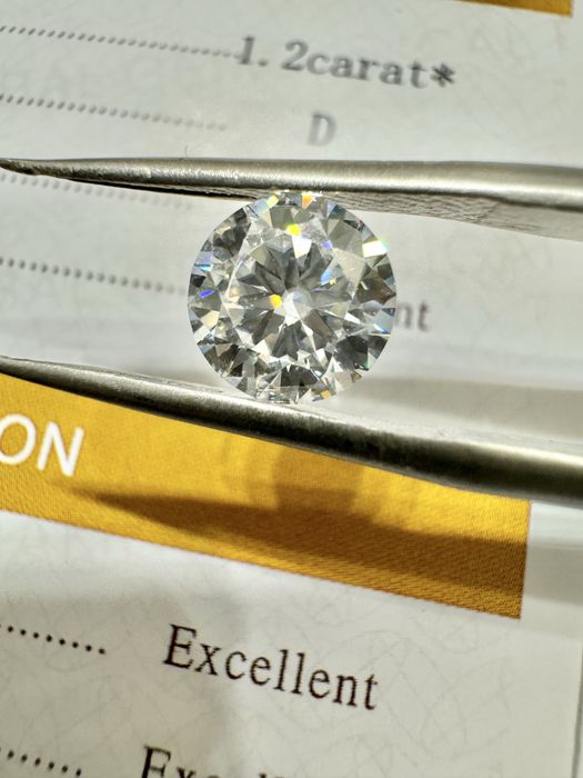 Диамант 1.2 карата , мойсанит за бижу и подарък