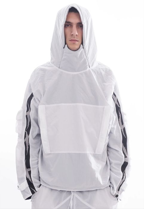 ЧИСТО НОВ! Luda екип размер М