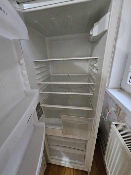 Хладилник с фризер