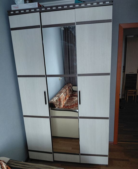 Шкаф для одежды продаю
