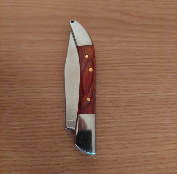 Briceag mici dimensiuni