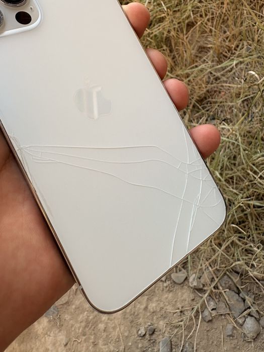 iPhone 12 pro sotiladi