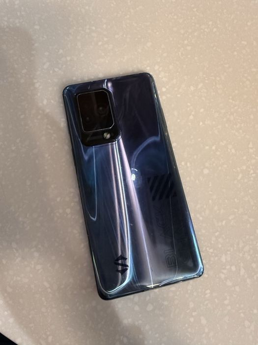 Diaomi black shark 5 pro 12/256 gb