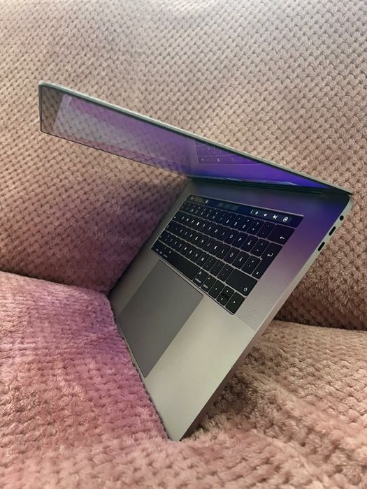 Macbook Pro 2017 16Gb RAM 1Tb SSD Video Dedicat 4Gb FULL BOX