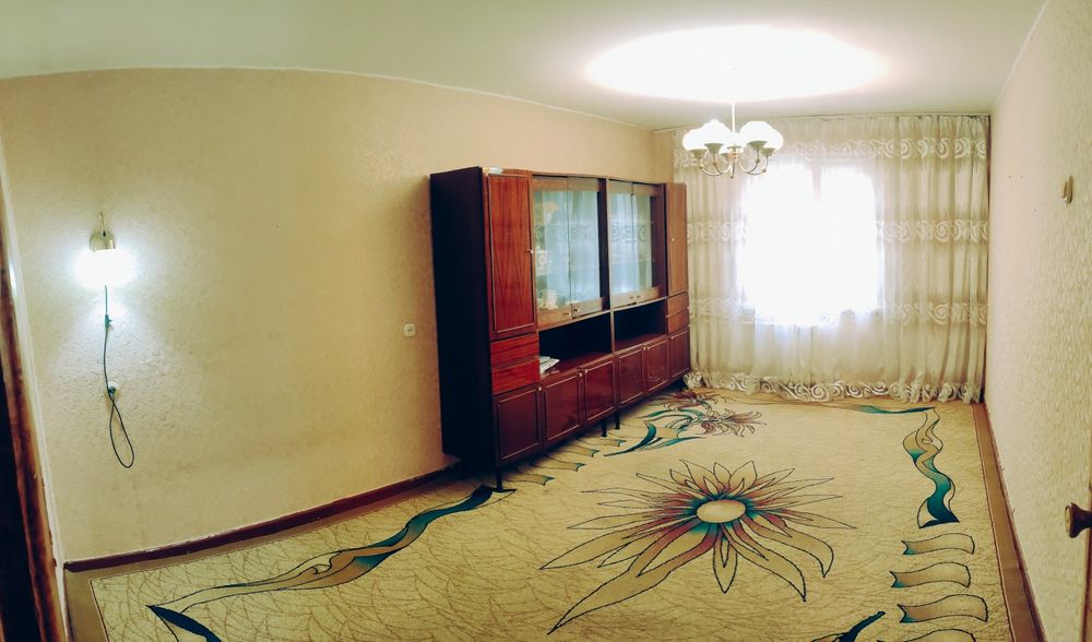 Продаю двухкомнатную квартиру в 2 микрорайоне.