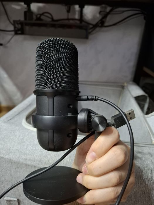 Продам микрофон HyperX SoloCast
