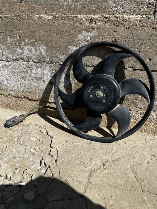 Электровентилятор Mercedes W210 Лупарик