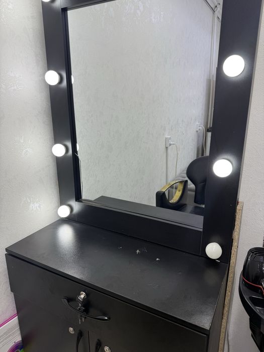 Ойна шкаф сотилади Салон учун