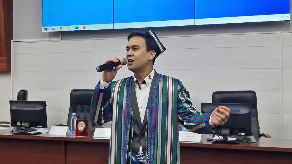 Певец современый Солист вокалист Астана