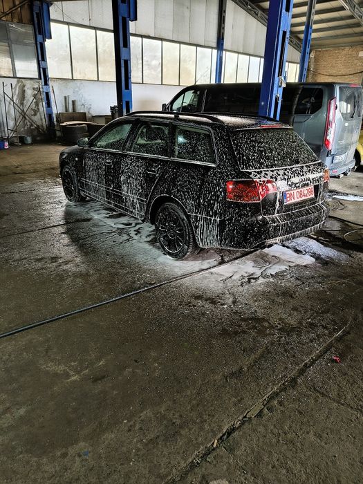 Vând Audi A4  recent înmatriculat