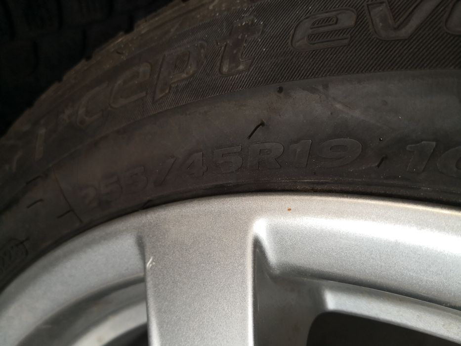 255 45 19 цола гуми като нови hankook dot 23