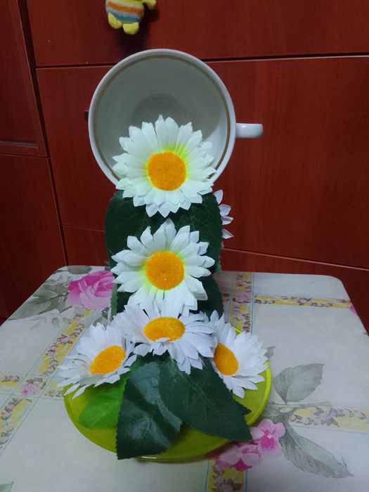 Продаю парящую чашку. Сувенир.