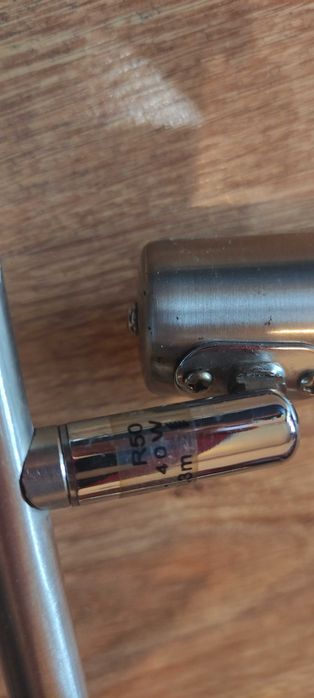 Осветителен спот пръчка с 4 крушки