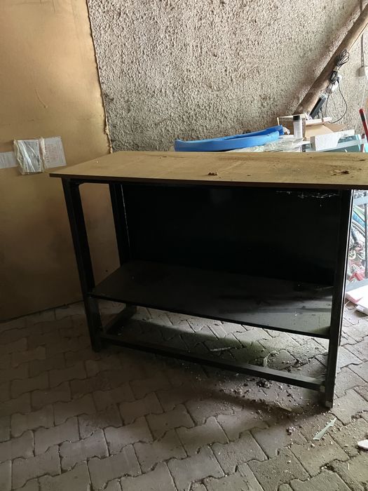Banc de lucru foarte solid 150/50 cm