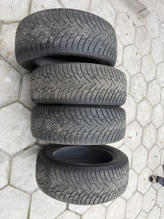 продам зимние шины 215/55/17