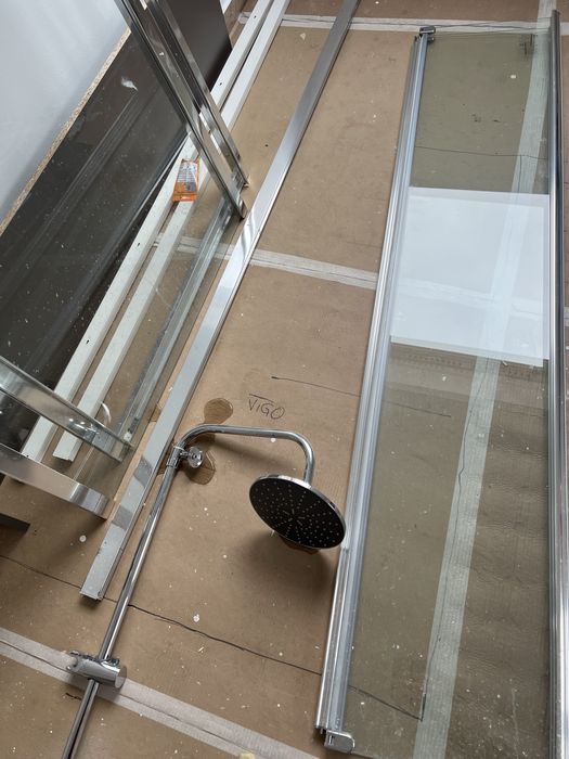 Vand cabina de dus noua