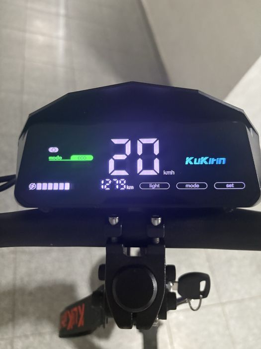 Kukirin g4.  2025. .