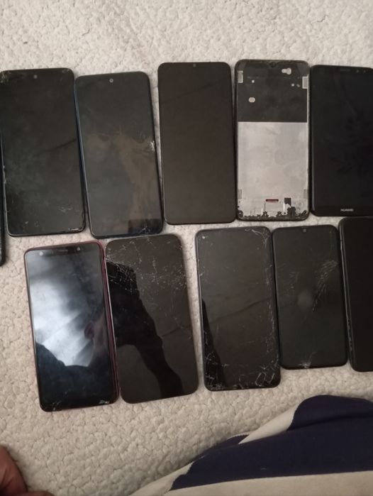 Продам телефоны на востоновление