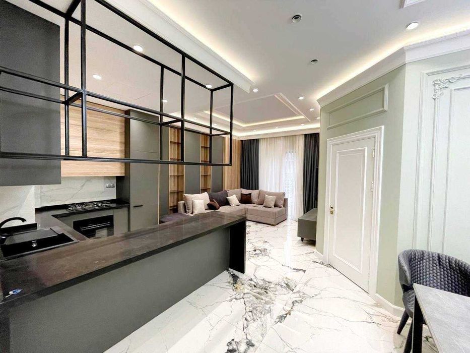 Сдается новая квартира в ЖК Акай Сити! 
Новый ремонт 3х комнатная!