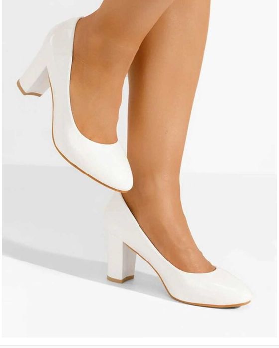 Дамски обувки на ток/Цвят бял