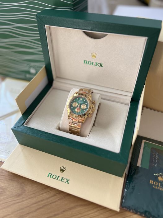 Rolex Daytona Cosmograph Gold And Green Dial Metal Strap 40 mm