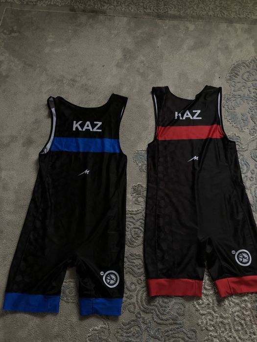 нательник,борцовки