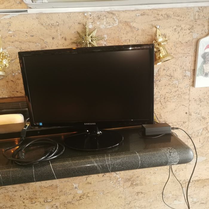 Монитор SAMSUNG  S19B150N