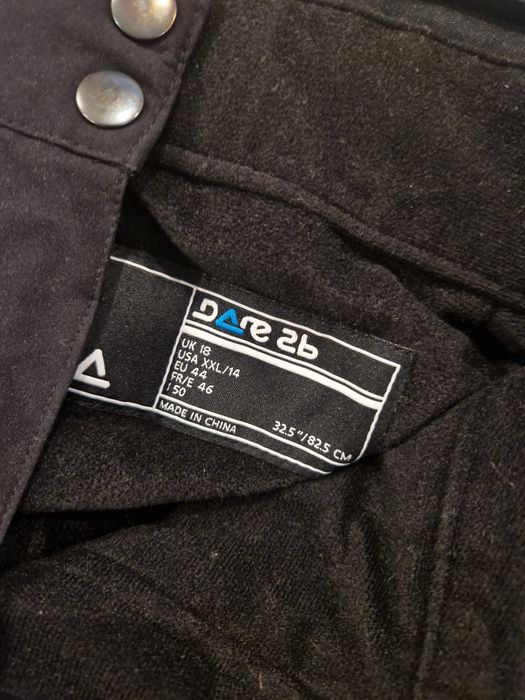 Pantaloni pentru ski