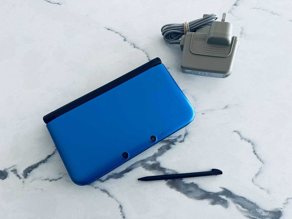 Nintendo 3DS XL Blue с 75 игри Pokemon Zelda Mario Нинтендо