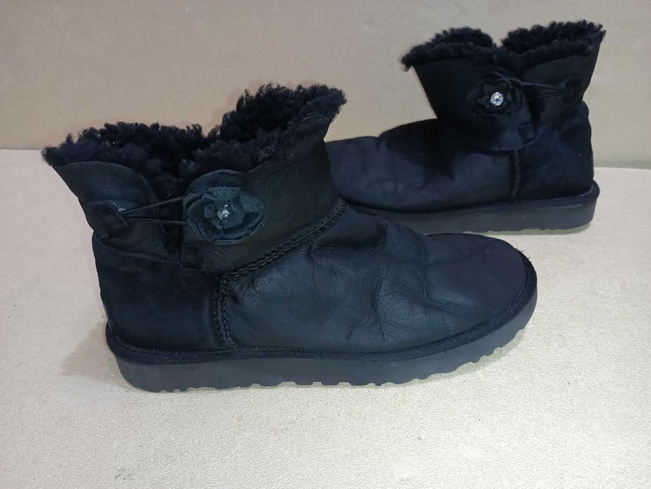 боти UGG лимитирана серия N 38 - 35 лв