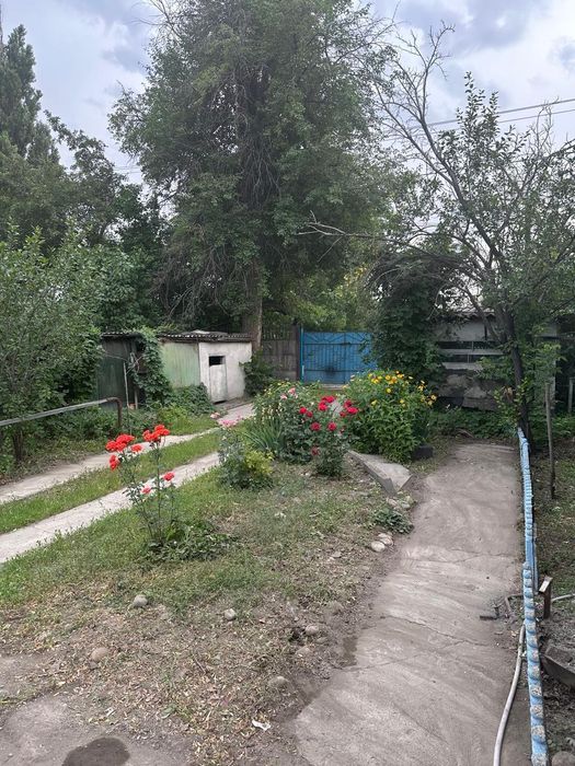 Дом с участком и баней