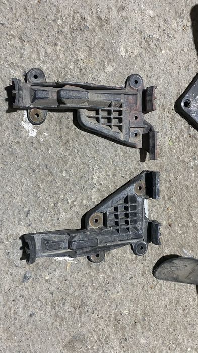 Крепление бампера ауди б4,с4 оригинал