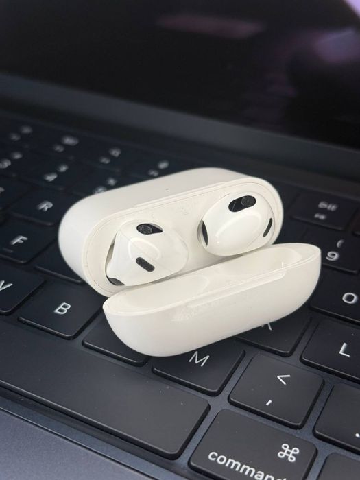 Apple AirPods 3