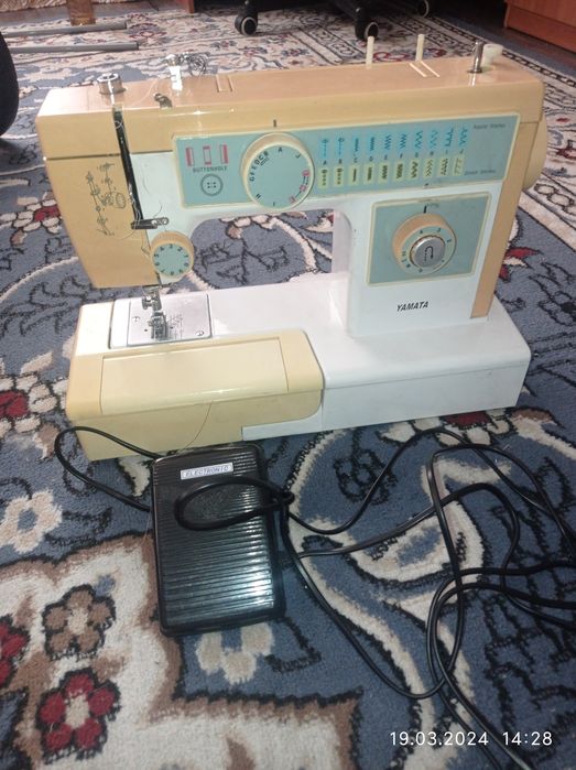 Продам электрическую швейную машинку